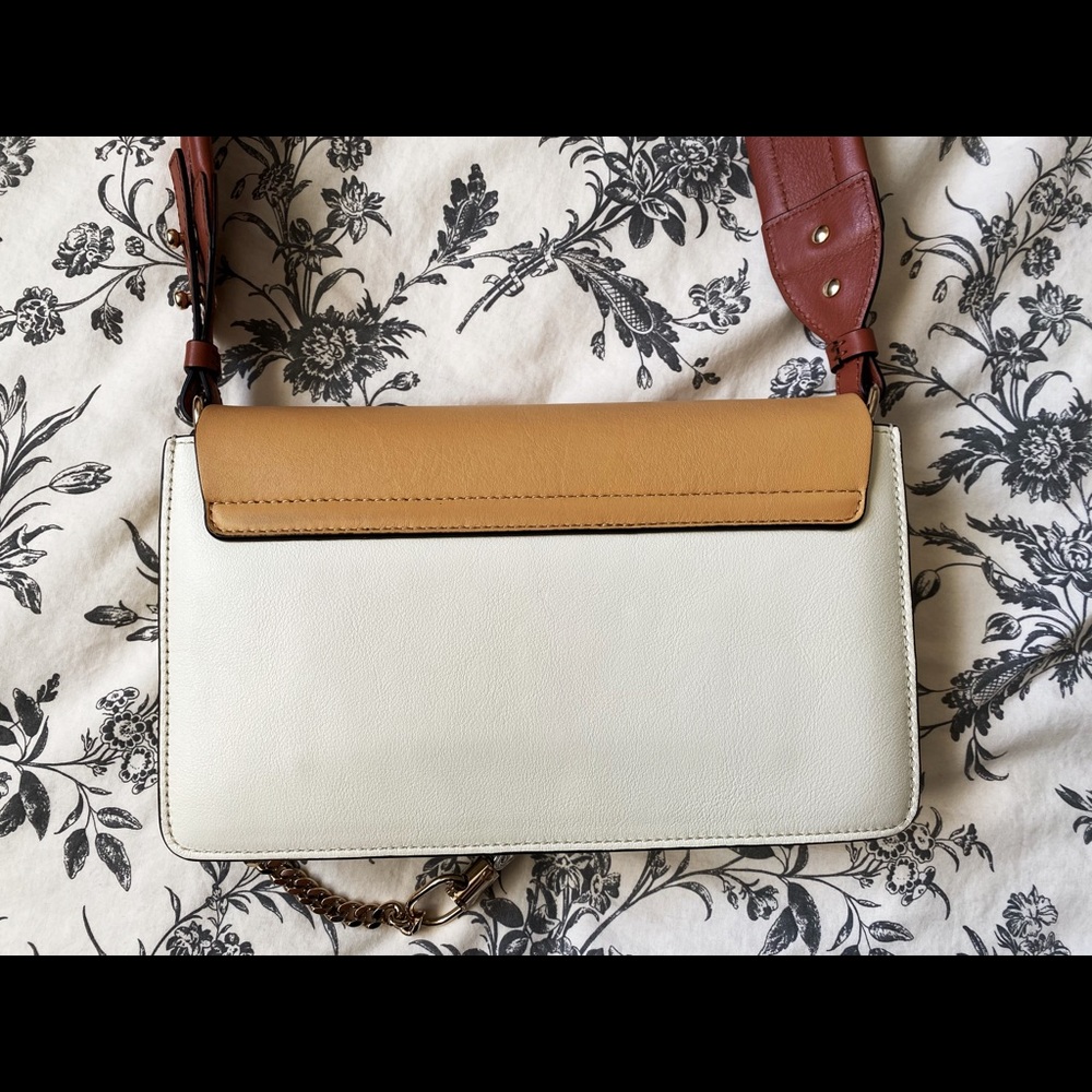 Chloe Faye Colorblock Shoulderbag - Picture 4 of 5